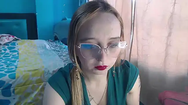 Liaroberts1 online show from 02/01/25, 12:05