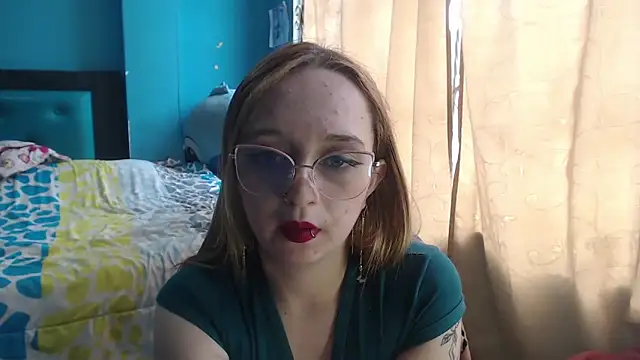 Liaroberts1 online show from 02/01/25, 06:08