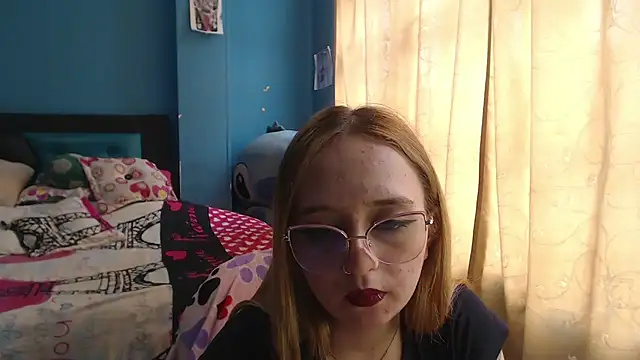 Liaroberts1 online show from 02/12/25, 06:19