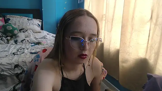 Liaroberts1 online show from 02/19/25, 06:10