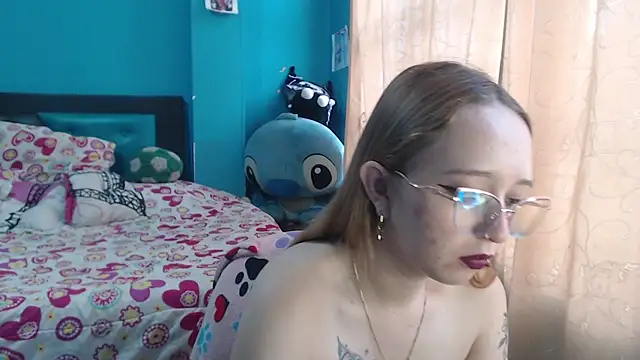 Liaroberts1 online show from 03/15/25, 12:02