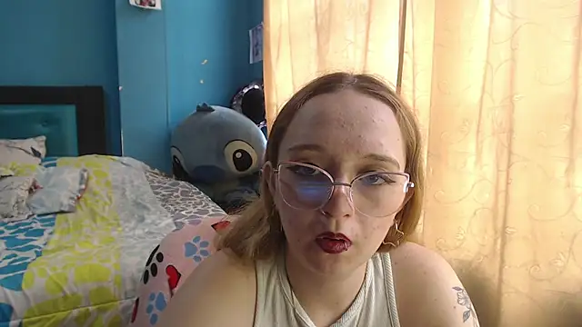 Liaroberts1 online show from 03/17/25, 06:11