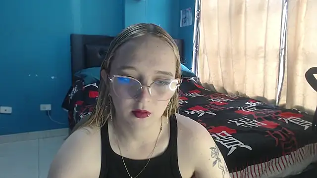 Liaroberts1 online show from 09/20/25, 11:55