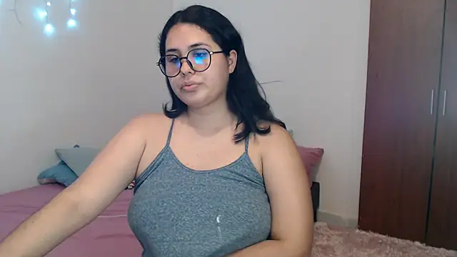 Snapshot of zaritagape21 chatting on 10/08/25, 03:15 zaritagape21 online show from 10/08/25, 03:15