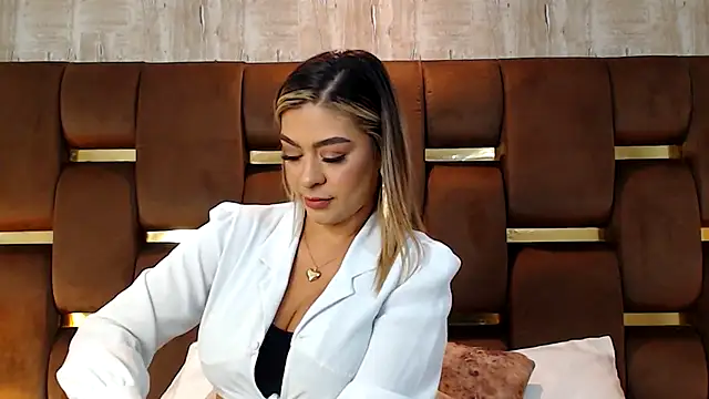 JoannaStanford online show from 09/17/25, 07:37