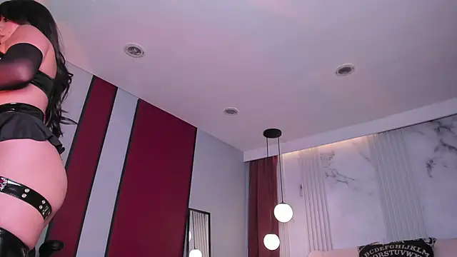 ninaevanss  online show from 11/27/25, 08:33