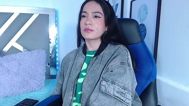 Snapshot of ZaraDames_ chatting on 01/24/25, 03:54 ZaraDames online show from 01/24/25, 03:54
