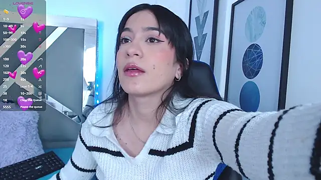 Snapshot of ZaraDames_ chatting on 02/12/25, 05:05 ZaraDames online show from 02/12/25, 05:05