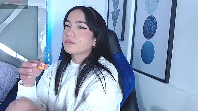 Snapshot of ZaraDames_ chatting on 02/18/25, 08:59 ZaraDames online show from 02/18/25, 08:59