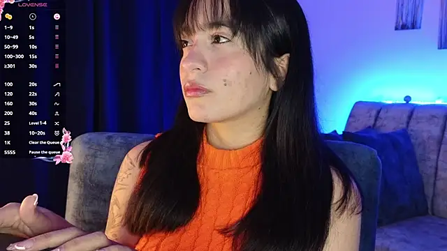 Snapshot of ZaraDames_ chatting on 09/10/25, 02:22 ZaraDames online show from 09/10/25, 02:22