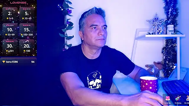 Snapshot of golden_punisher chatting on 12/29/24, 10:12 golden punisher online show from 12/29/24, 10:12