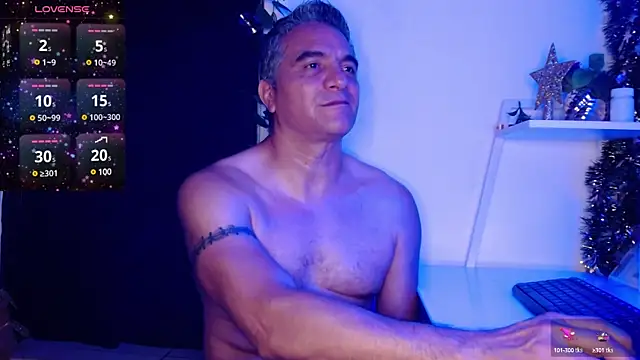 Snapshot of golden_punisher chatting on 01/07/25, 08:24 golden punisher online show from 01/07/25, 08:24