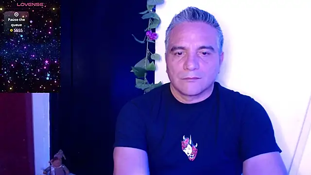 Snapshot of golden_punisher chatting on 01/14/25, 05:30 golden punisher online show from 01/14/25, 05:30