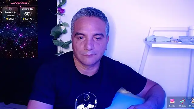 Snapshot of golden_punisher chatting on 01/15/25, 05:08 golden punisher online show from 01/15/25, 05:08