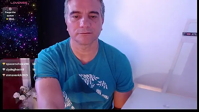 Snapshot of golden_punisher chatting on 02/02/25, 11:19 golden punisher online show from 02/02/25, 11:19