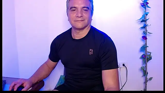 Snapshot of golden_punisher chatting on 02/22/25, 07:34 golden punisher online show from 02/22/25, 07:34