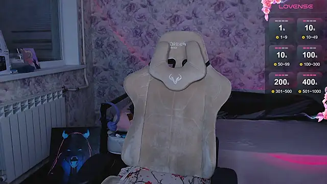 Estelle Hicks online show from 10/27/25, 06:12