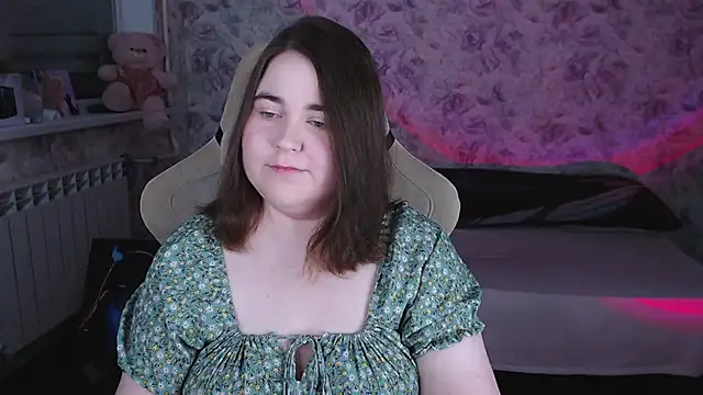 Estelle Hicks online show from 04/28/26, 06:57