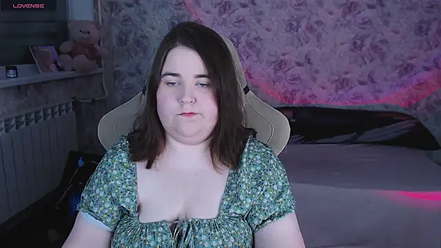 Estelle Hicks online show from 05/06/26, 06:57