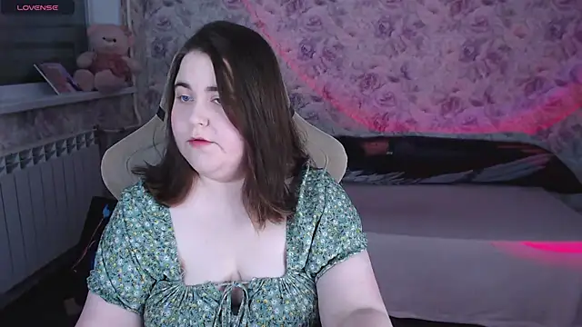 Estelle Hicks online show from 05/10/26, 07:08