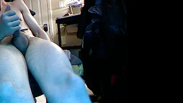 Snapshot of slendt94 chatting on 02/19/25, 03:49 slendt94 online show from 02/19/25, 03:49