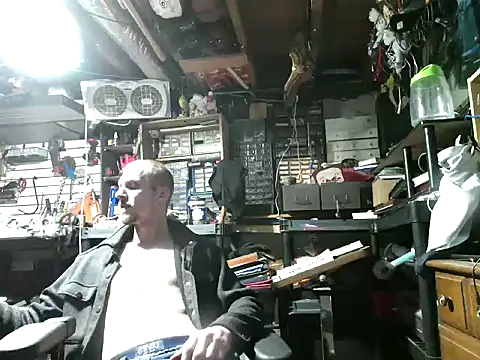 mrwinsalot88 online show from 10/13/25, 09:31