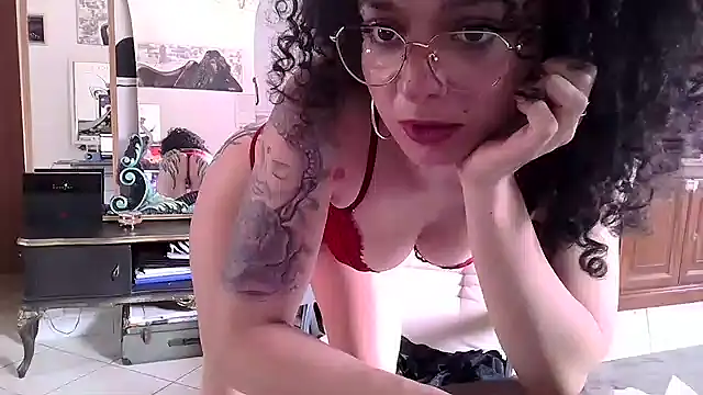 Emily Posh online show from 05/13/26, 09:50