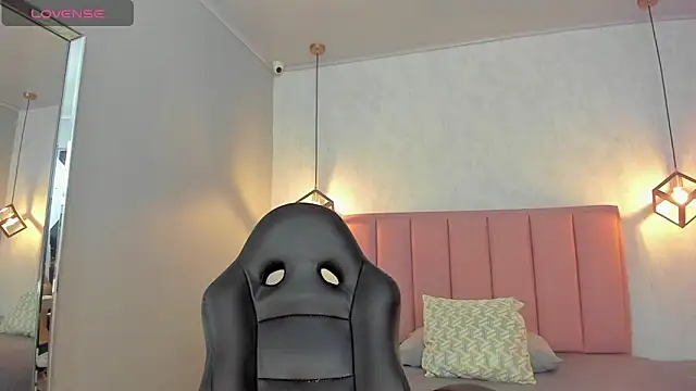 SUNNYCYRUS online show from 03/16/26, 12:53