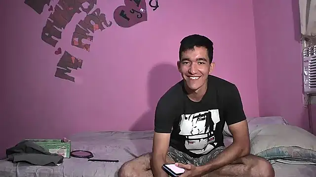 Snapshot of Sweetiefoxxx chatting on 03/03/25, 02:04 Sweetiefoxxx online show from 03/03/25, 02:04