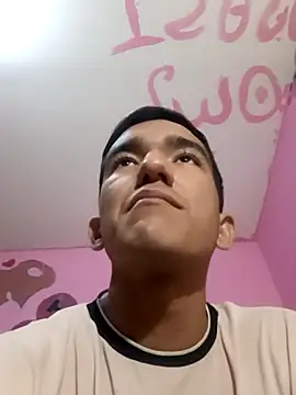 Snapshot of Sweetiefoxxx chatting on 03/06/25, 08:05 Sweetiefoxxx online show from 03/06/25, 08:05