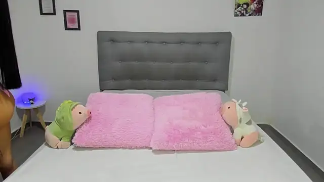 Agataowens online show from 02/19/25, 02:23