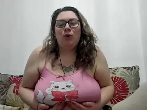 Snapshot of Bustycurves chatting on 01/09/26, 11:13 Bustycurves online show from 01/09/26, 11:13