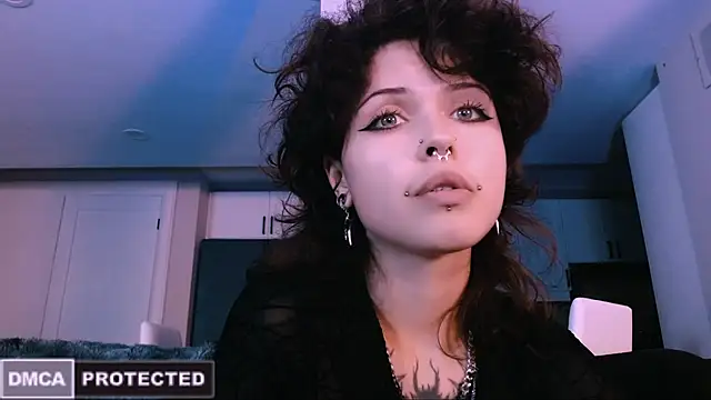 NaughtyLittleFox online show from 11/04/25, 05:17