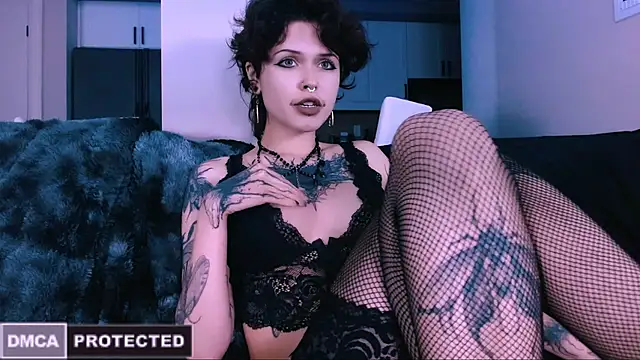 NaughtyLittleFox online show from 11/06/25, 05:08