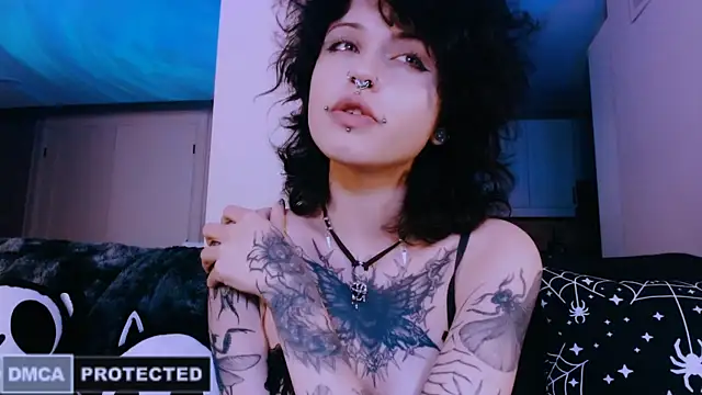 NaughtyLittleFox online show from 04/30/26, 05:47