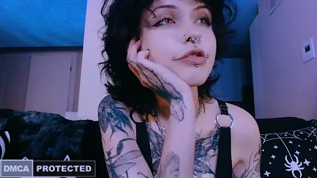 NaughtyLittleFox online show from 05/01/26, 05:23