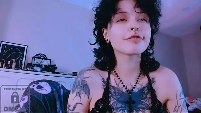 NaughtyLittleFox online show from 06/15/26, 04:47