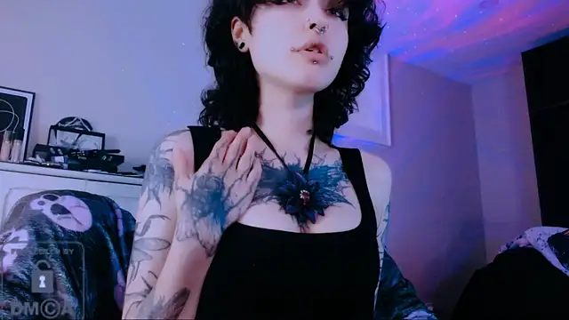 NaughtyLittleFox online show from 06/20/26, 04:37