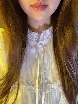 minmin2kk5 online show from 05/10/26, 07:02