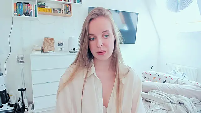 Snapshot of violet_blue_eyes chatting on 05/05/26, 01:30 violet blue eyes online show from 05/05/26, 01:30