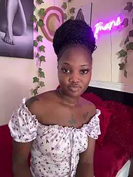 Snapshot of Queen_Arnah254 chatting on 05/20/26, 02:01 Queen Arnah254 online show from 05/20/26, 02:01