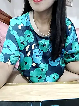 cream1299 online show from 10/19/25, 11:33