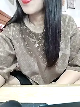 cream1299 online show from 10/23/25, 01:27