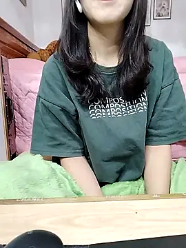 cream1299 online show from 11/19/25, 01:49