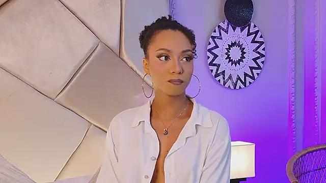 Snapshot of Nahomi_King chatting on 02/08/25, 01:11 Nahomi King online show from 02/08/25, 01:11