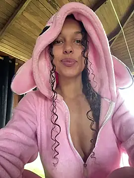 Snapshot of Rati_Curly chatting on 02/12/26, 01:28 Rati Curly online show from 02/12/26, 01:28