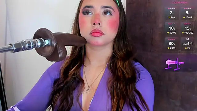 issie cute online show from 11/15/25, 01:07