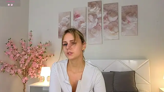 Snapshot of Wendy_D0ll chatting on 02/22/25, 01:22 Wendy D0ll online show from 02/22/25, 01:22
