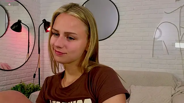 Snapshot of Wendy_D0ll chatting on 03/24/26, 09:42 Wendy D0ll online show from 03/24/26, 09:42