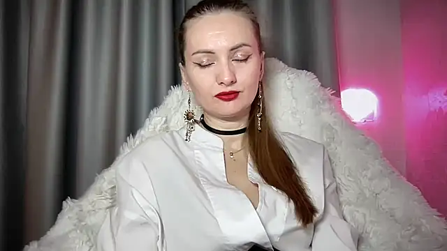 Snapshot of Viola_sweet chatting on 10/19/25, 11:27 Viola sweet online show from 10/19/25, 11:27